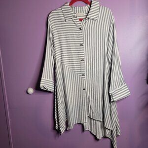 Soft Surroundings Standout Asymmetrical Striped Button Up Tunic Large